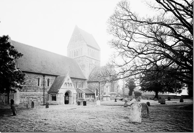 Castle Rising Church in Fog BW 2400 (Andere)